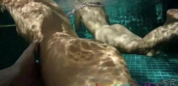  Fox twins swim naked and let boyfriend fuck them underwater